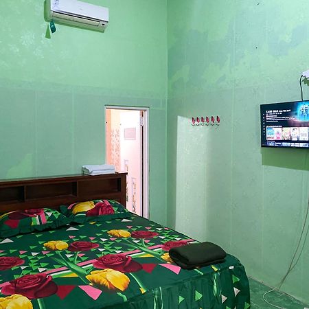 Parikesit Guest House ยอกยาการ์ตา ภายนอก รูปภาพ