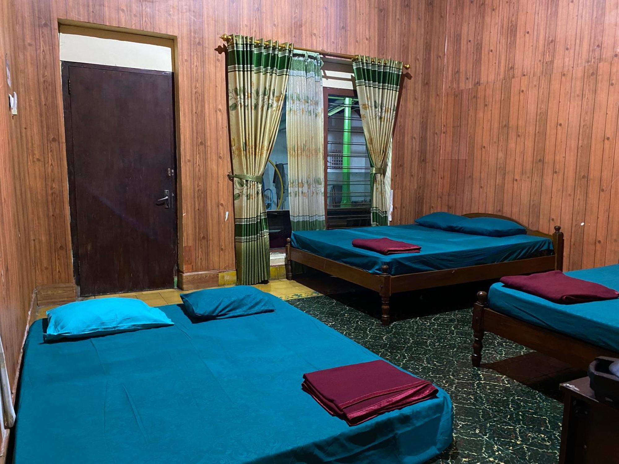 Parikesit Guest House ยอกยาการ์ตา ภายนอก รูปภาพ