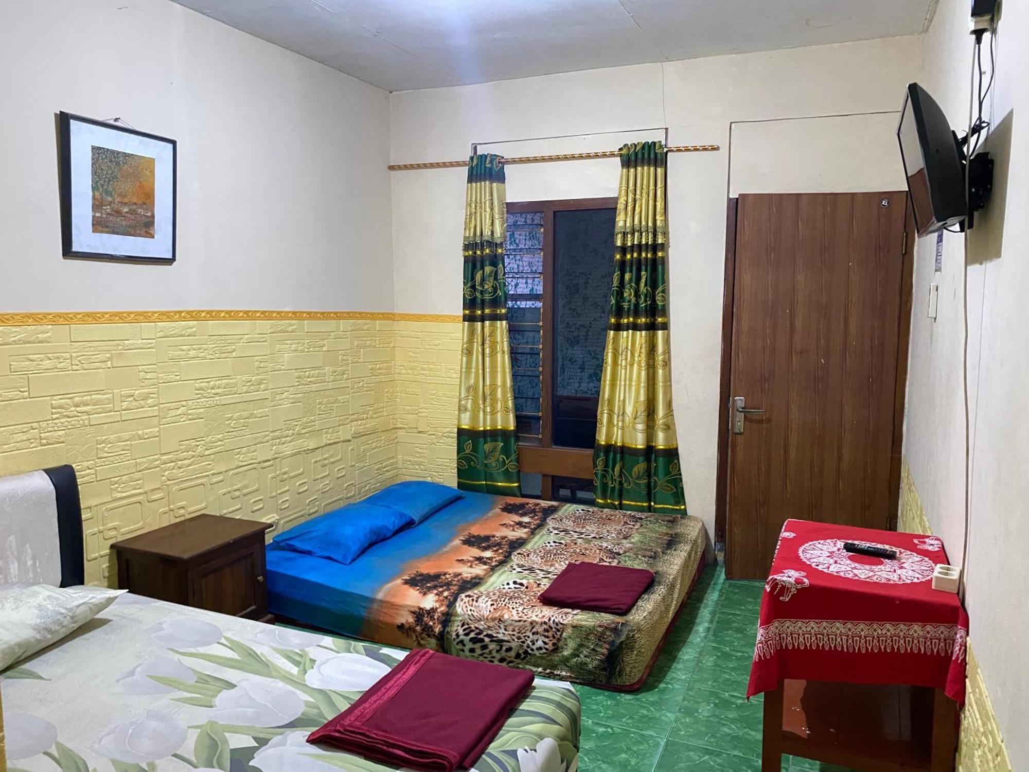 Parikesit Guest House ยอกยาการ์ตา ภายนอก รูปภาพ