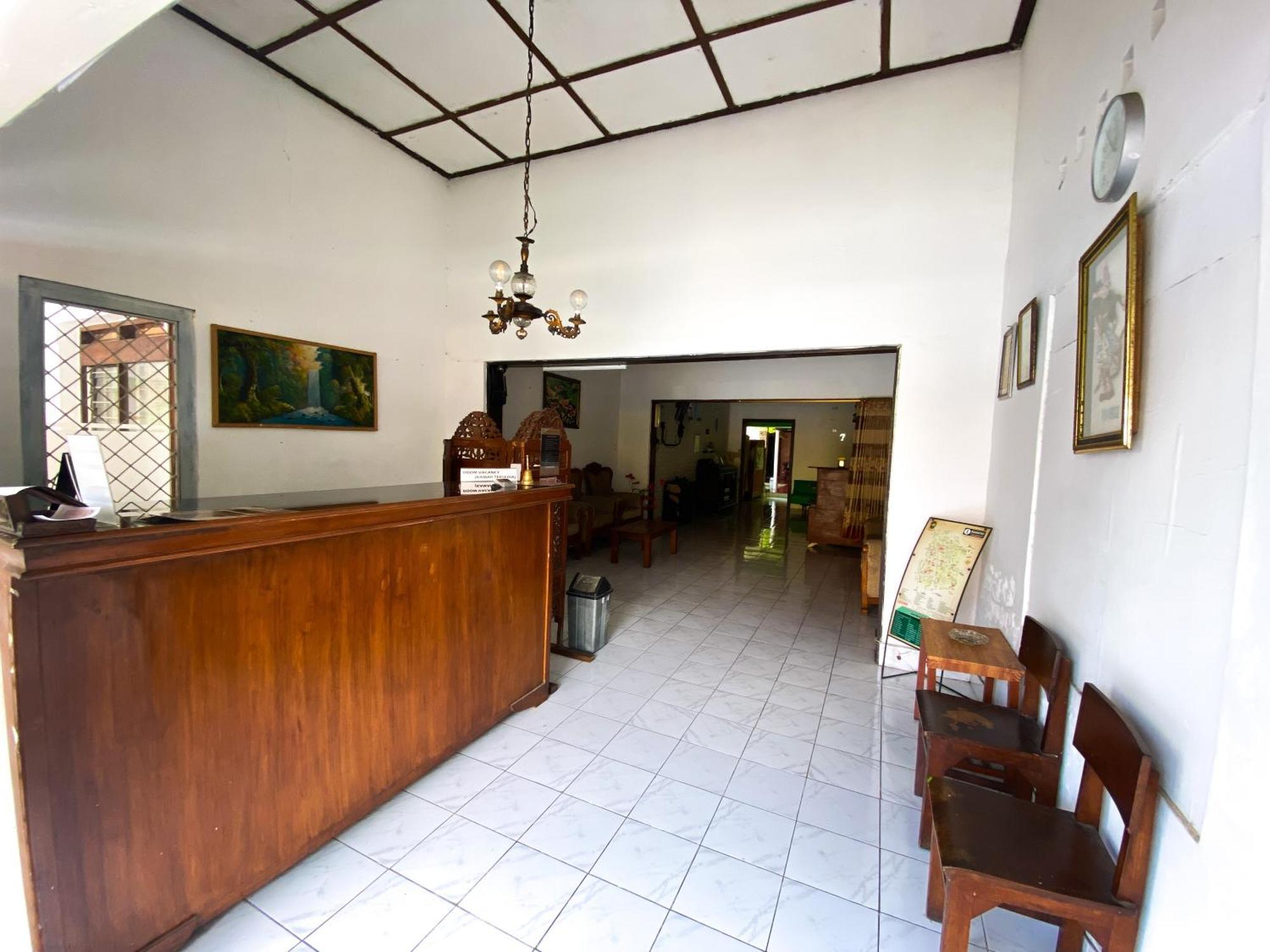 Parikesit Guest House ยอกยาการ์ตา ภายนอก รูปภาพ