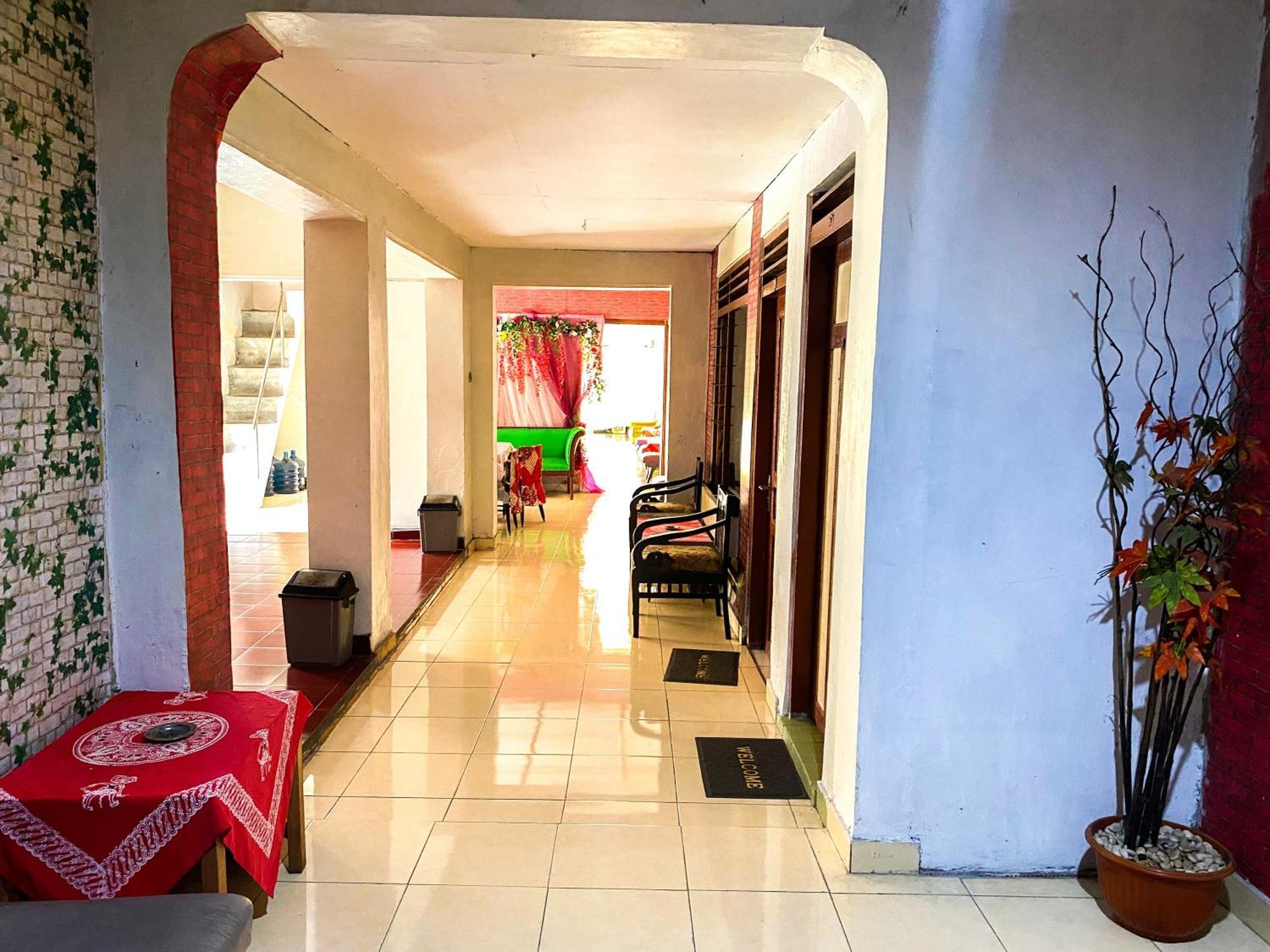 Parikesit Guest House ยอกยาการ์ตา ภายนอก รูปภาพ